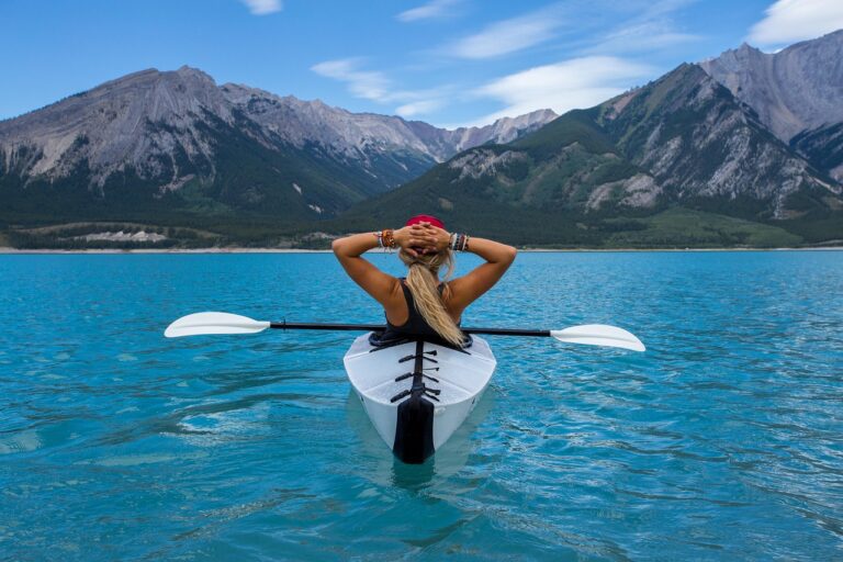 woman, paddle, kayak-1836601.jpg